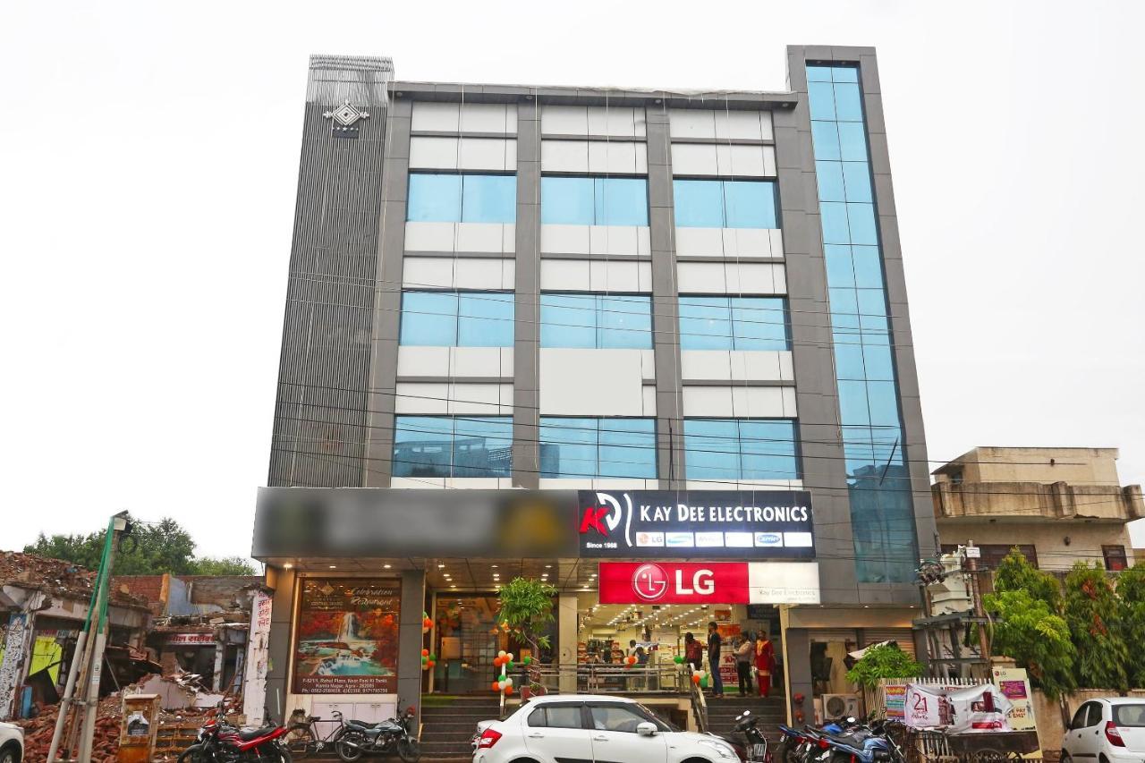 Oyo 18422 Central Grand Belanganj Exterior foto